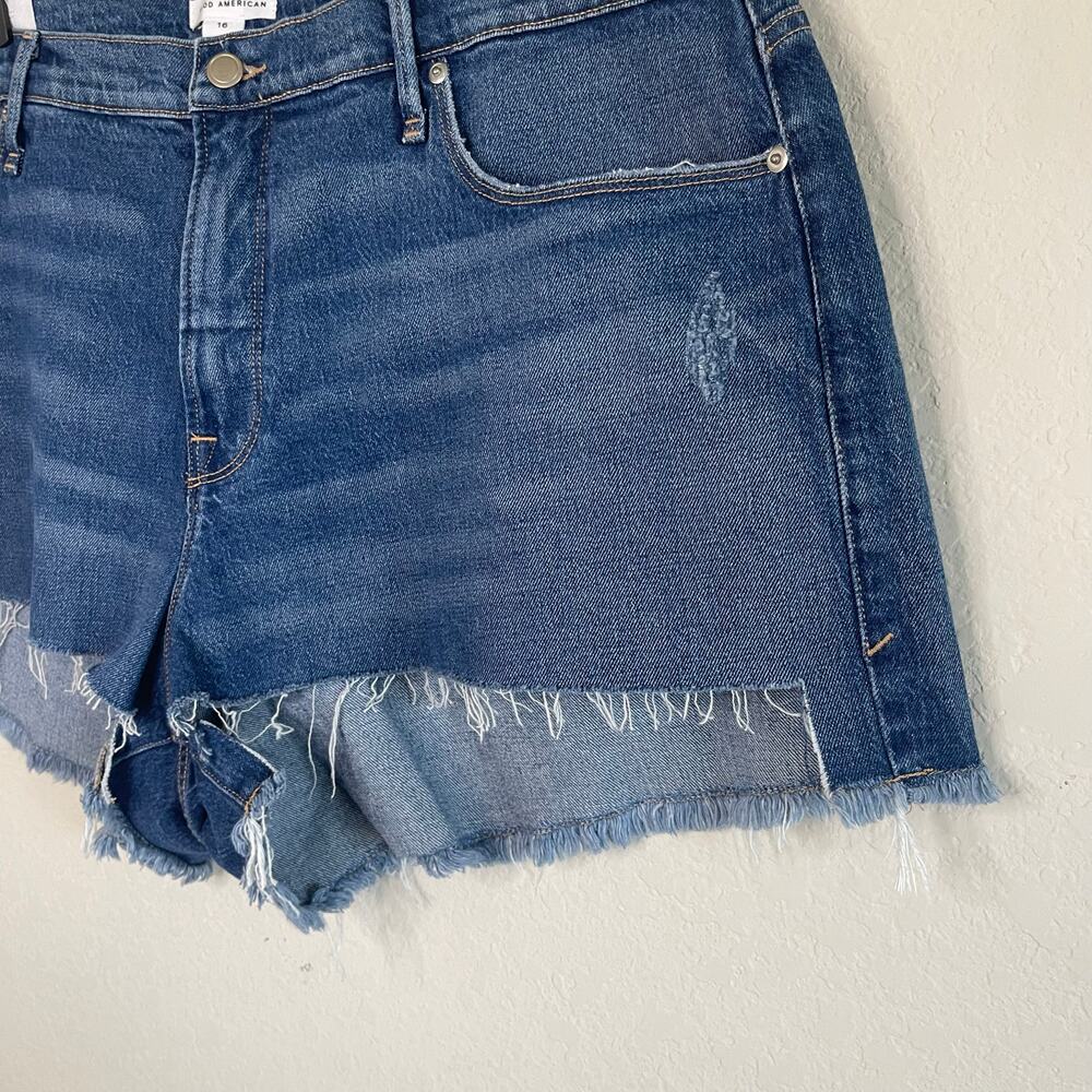 Good American Good 90s Raw Cutoff Hem Denim Shorts NWOT - Size 16 - Picture 2 of 6